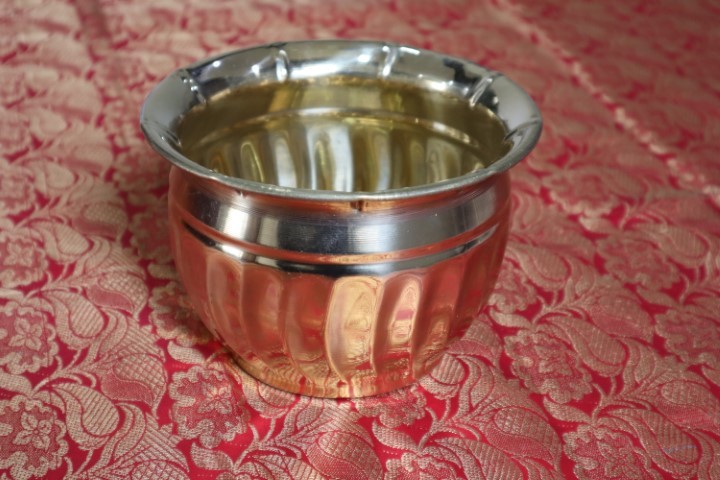 TARPANA WATER BOUL, ROUND FLOTS,