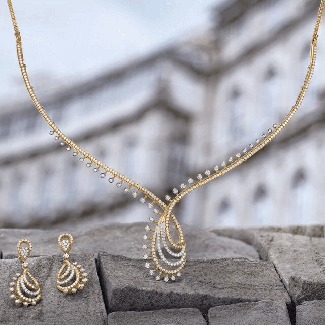 Curved Perfection Diamond Necklace Set