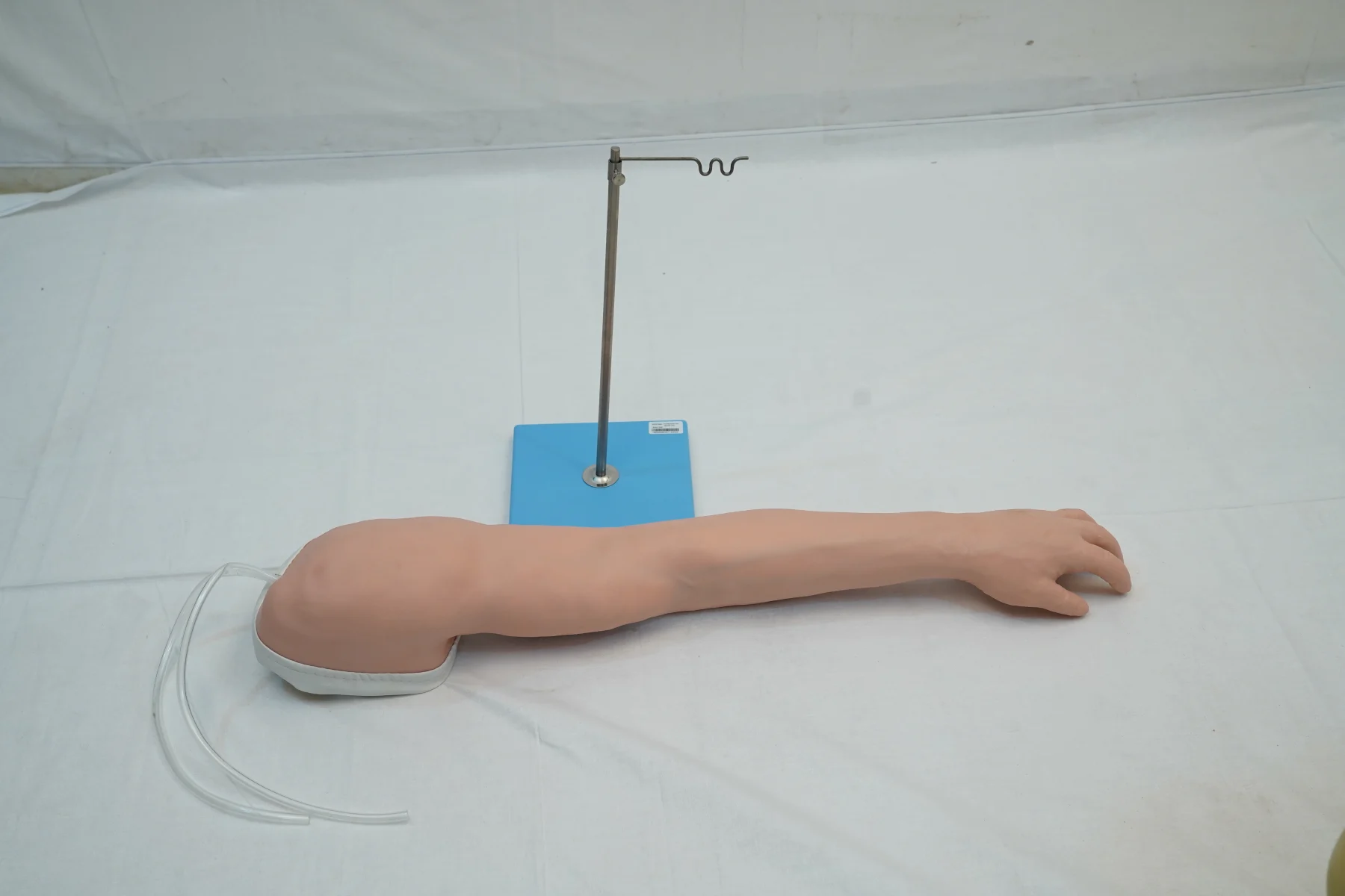 Full Functional Vein Injection Arm Model thumbnail 3