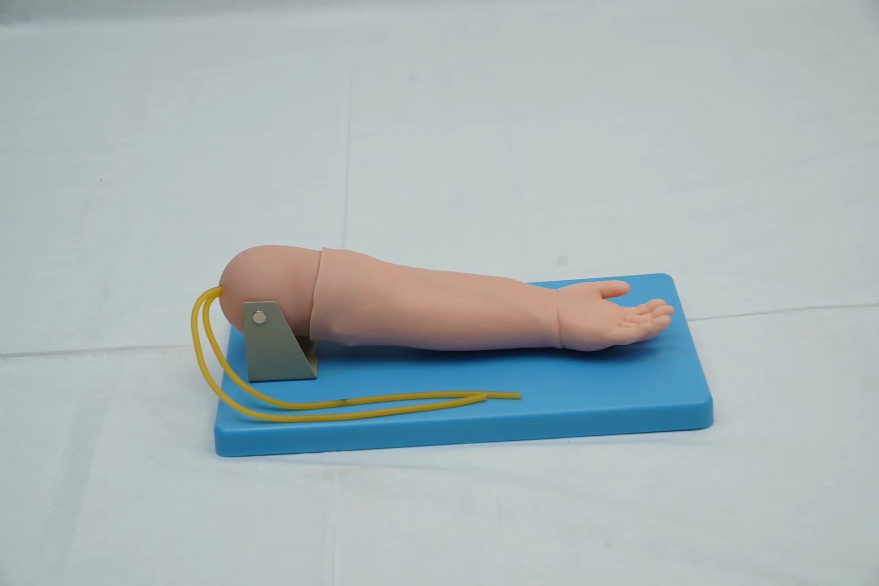 Advanced Pediatric Venipuncture Hand Model thumbnail 3